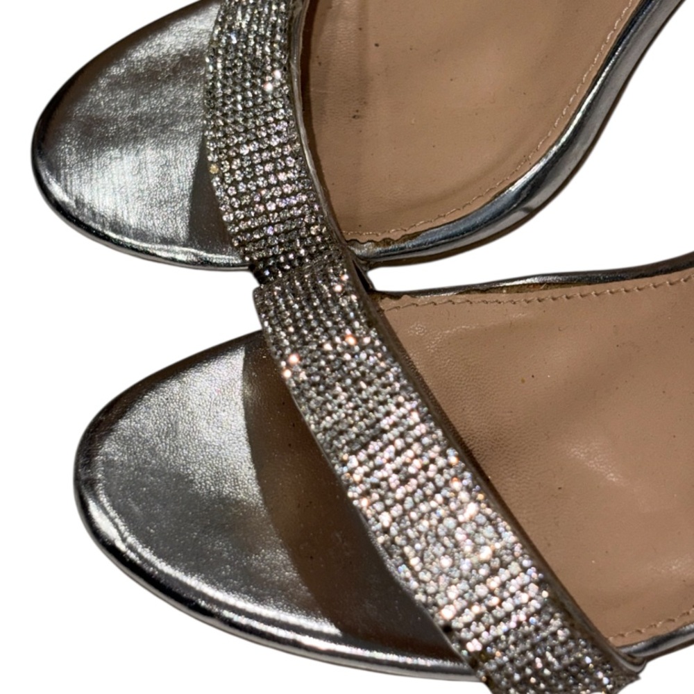 Charlotte Russe Chunky Shimmering Silver Heels With zip closure - Picture 4 of 7